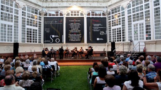 Concierto, Puestas de sol en patio de la diputación.